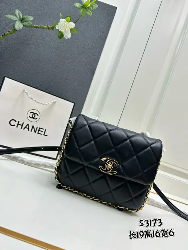 chanel aaa qualite sac a dos  pour femme s_1233077